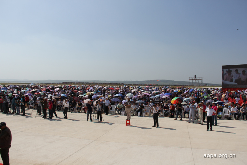 2012沈阳法库AOPA国际飞行大会观众云集