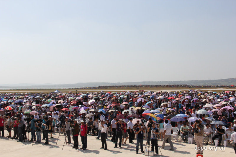 2012沈阳法库AOPA国际飞行大会观众云集
