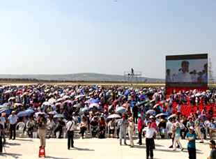 2012沈阳法库AOPA国际飞行大会观众云集