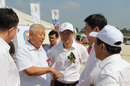 杨凤田参加2012沈阳法库AOPA国际飞行大会