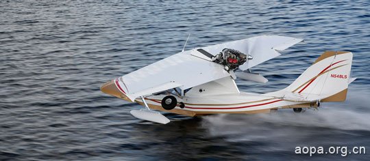 海王轻型运动飞机：水上的快乐