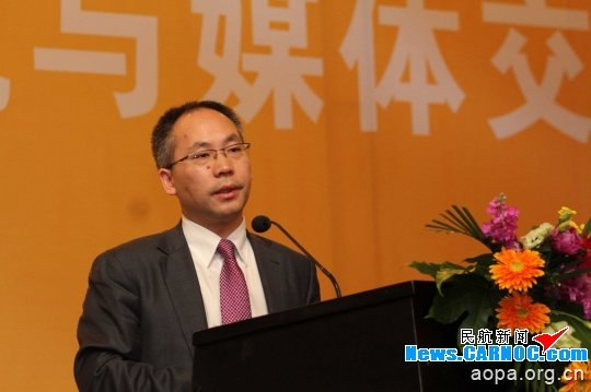 图：天津市东疆保税区管委会主任张忠东。