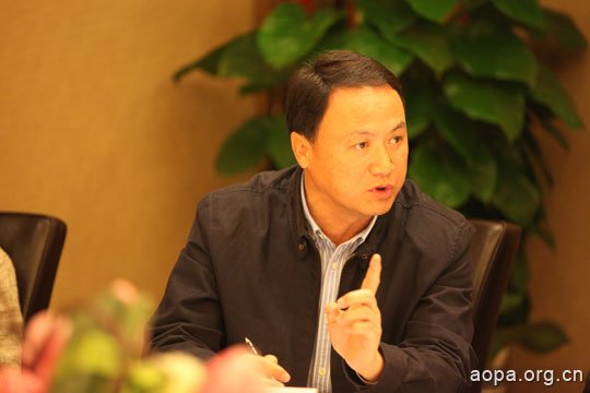 中国AOPA顾问委员会秘书长李小军在会上讲话