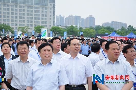 各级领导参观国际航空装备博览会