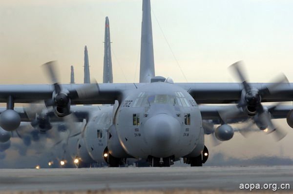 C-130运输机