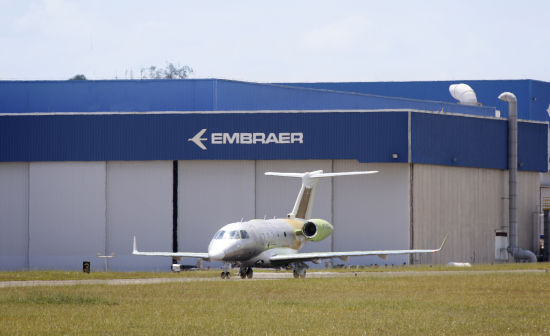 巴西航空工业莱格赛450成功完成首飞(图)